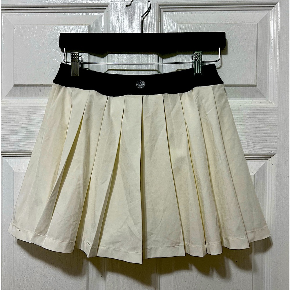 Ladies Pacsun Cream Pleated Mini Skort